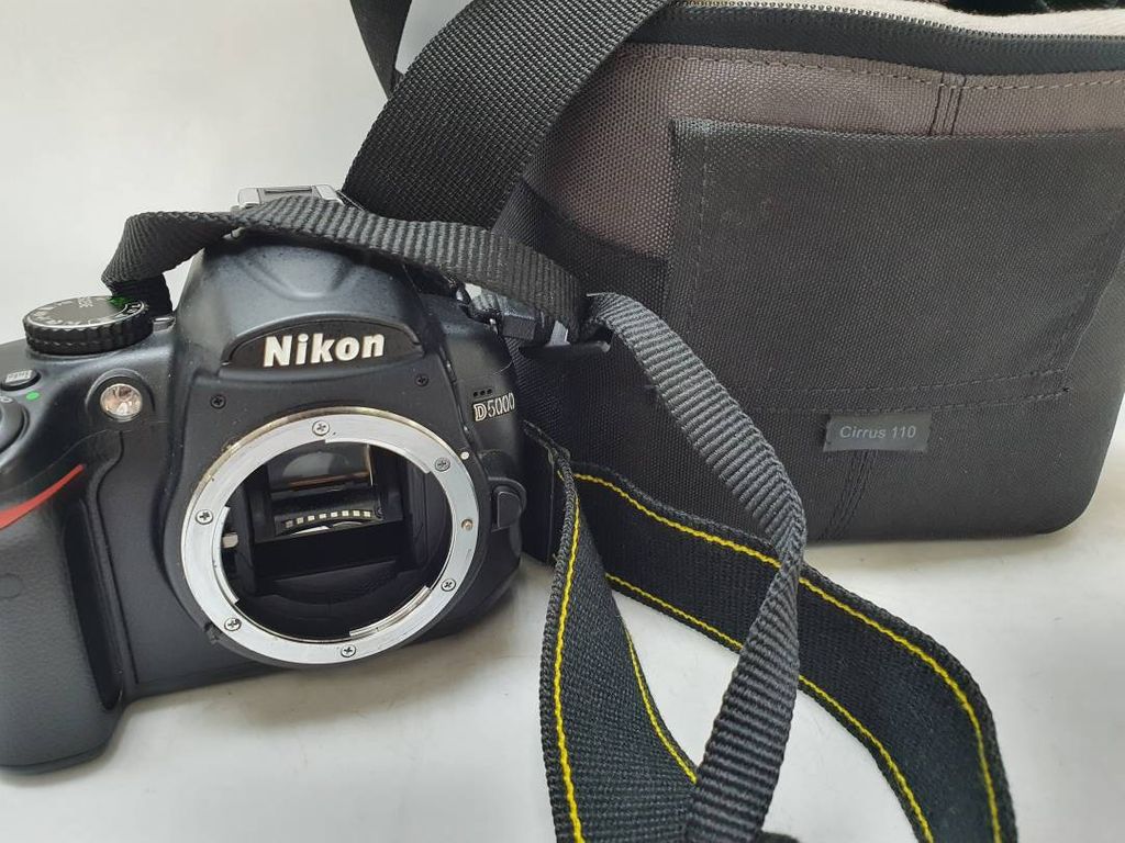 Nikon d5000 без объектива