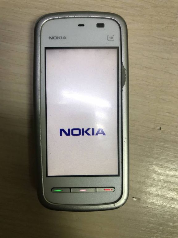 Nokia 5228 Одна SIM-карта Cеребряный, Белый смартфон