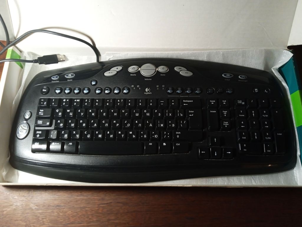 Провідна клавіатура Logitech Media Keyboard Elite USB