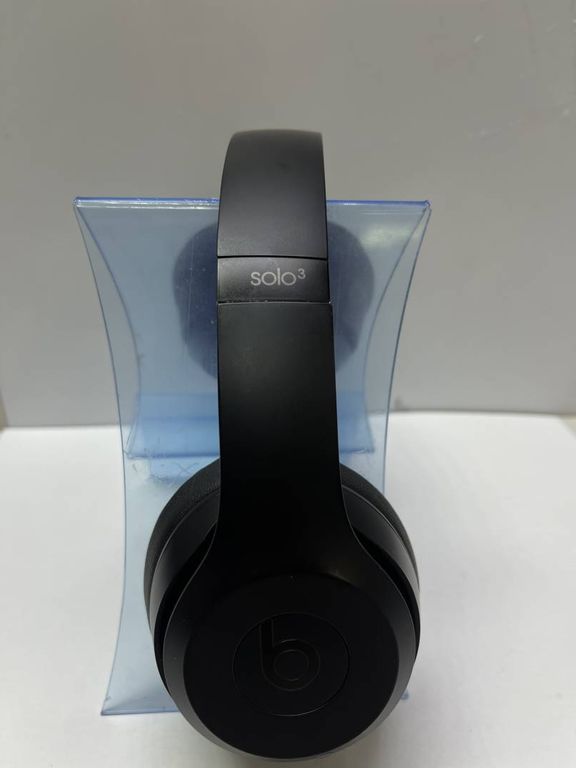 Monster beats by dr. dre solo 3 wireless a1796