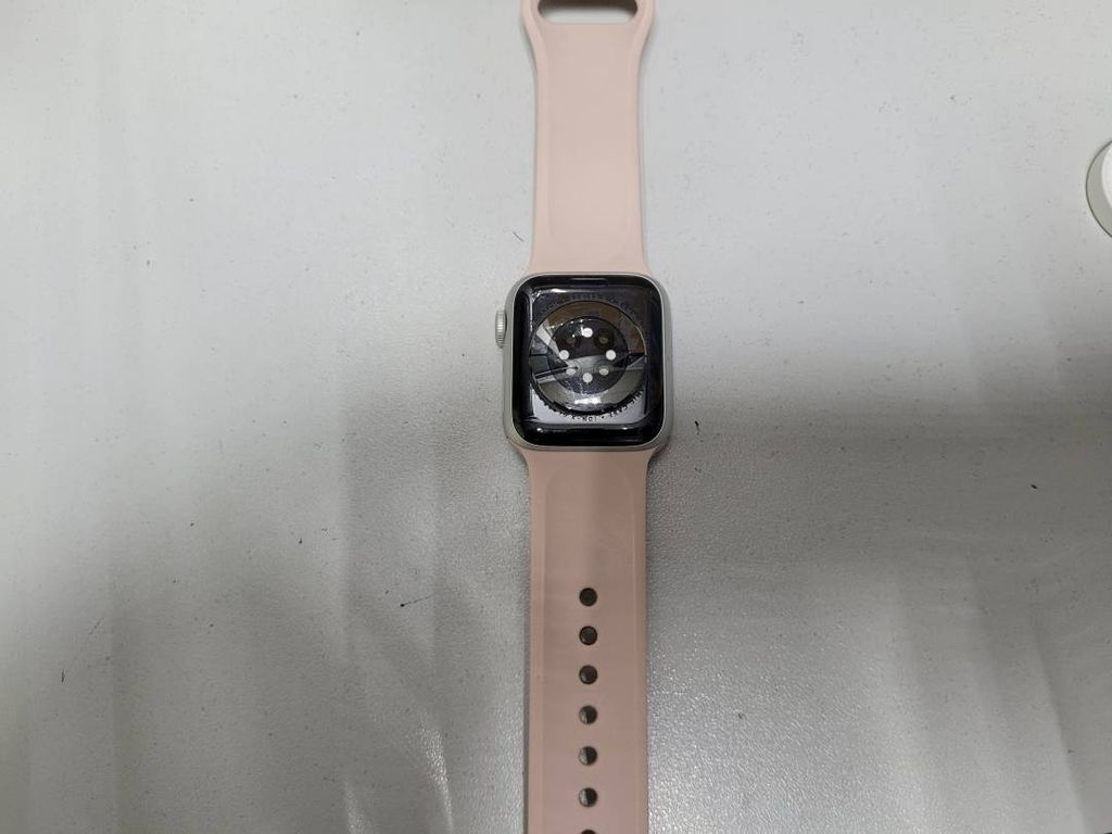 Apple watch series 6 40mm aluminum case