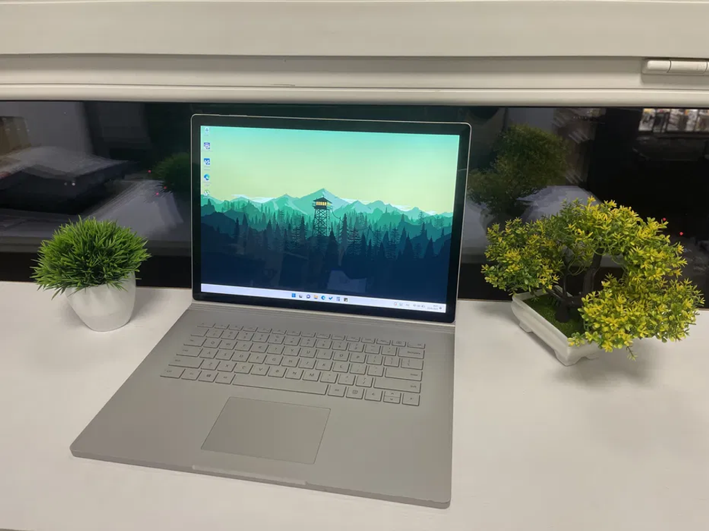 Surface Book 2 15.6" 