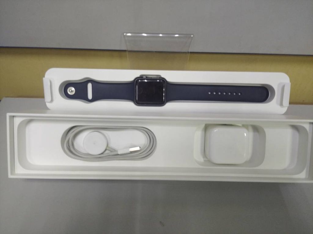 Apple watch series 2 42mm aluminium case a1758