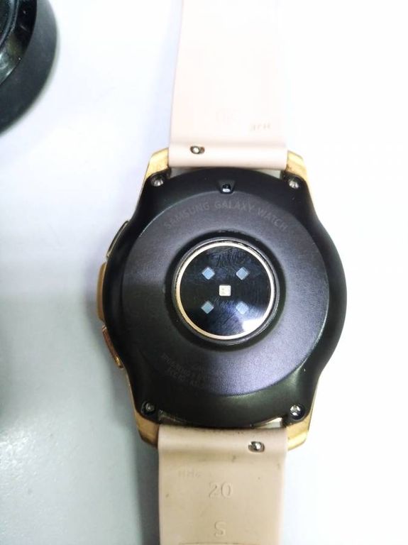 Samsung galaxy watch 42mm sm-r810