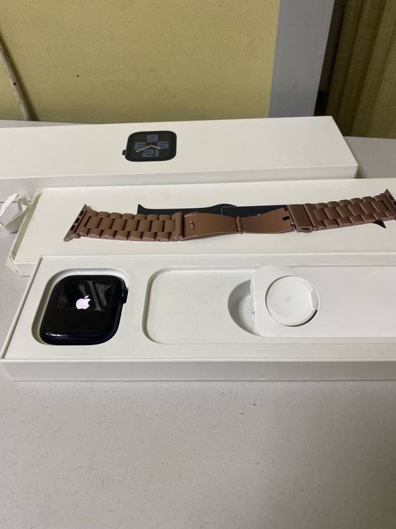 Apple watch se 2 gps 44mm aluminum case with sport