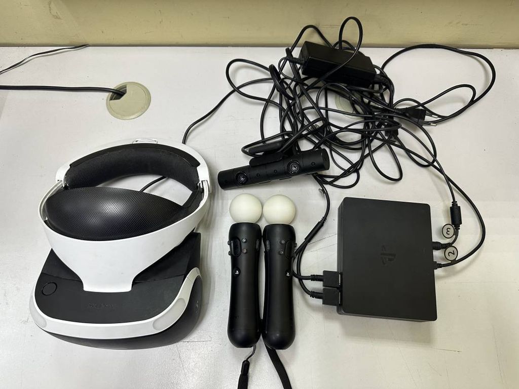 Sony PlayStation VR + PlayStation Camera + PlayStation Move