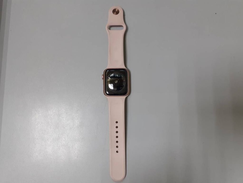 Apple watch series 4 44mm aluminum case