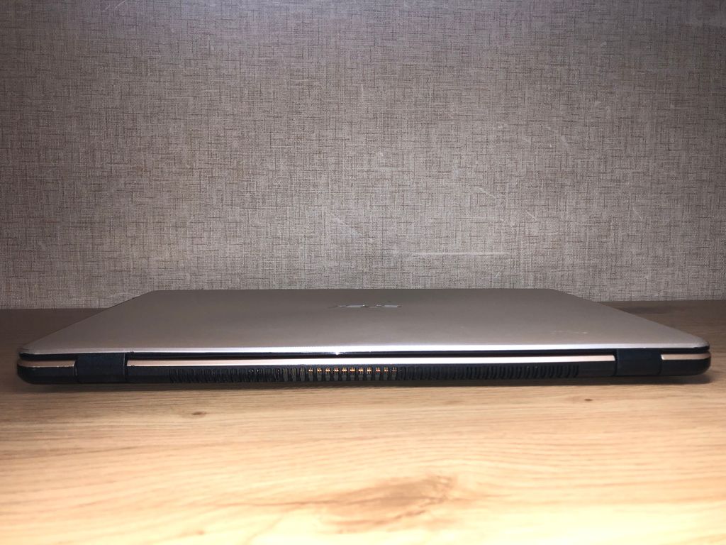 ASUS VivoBook 15 F542UA (F542UA-GQ828R)
