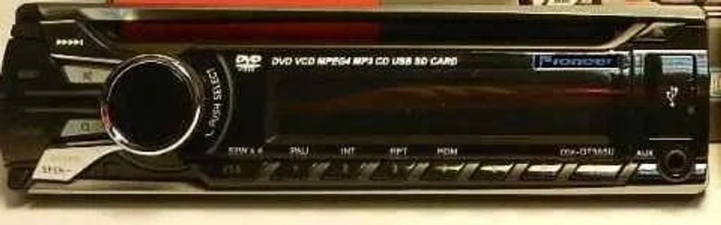 Передняя лицевая панель авто магнитолы CDX-GT565U DVD, с футляром. Б/у