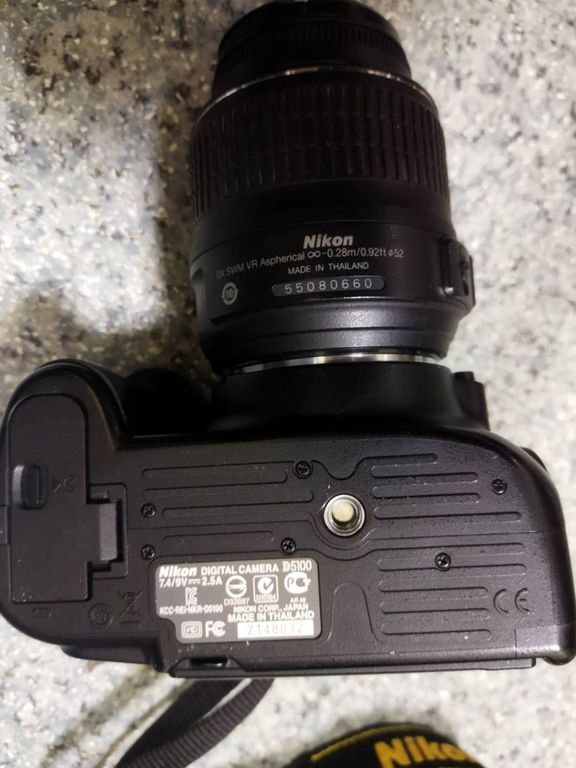 Nikon d5100 nikon nikkor af-s 18-55mm f/3.5-5.6g vr dx