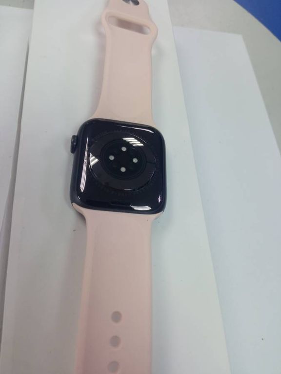 Apple watch series 6 44mm aluminum case