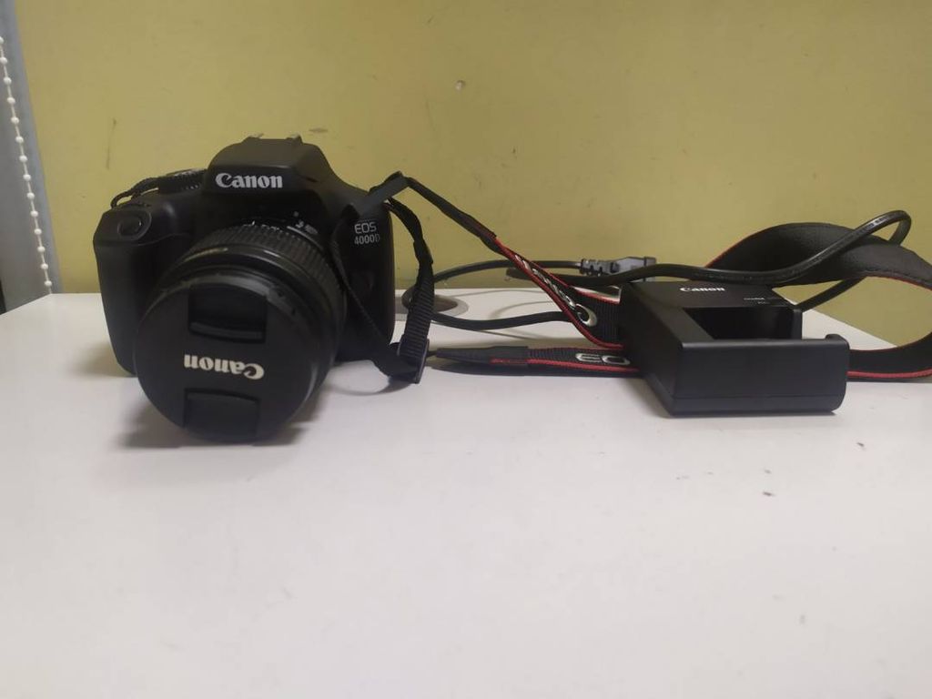 Canon EOS 4000D (18-55mm)