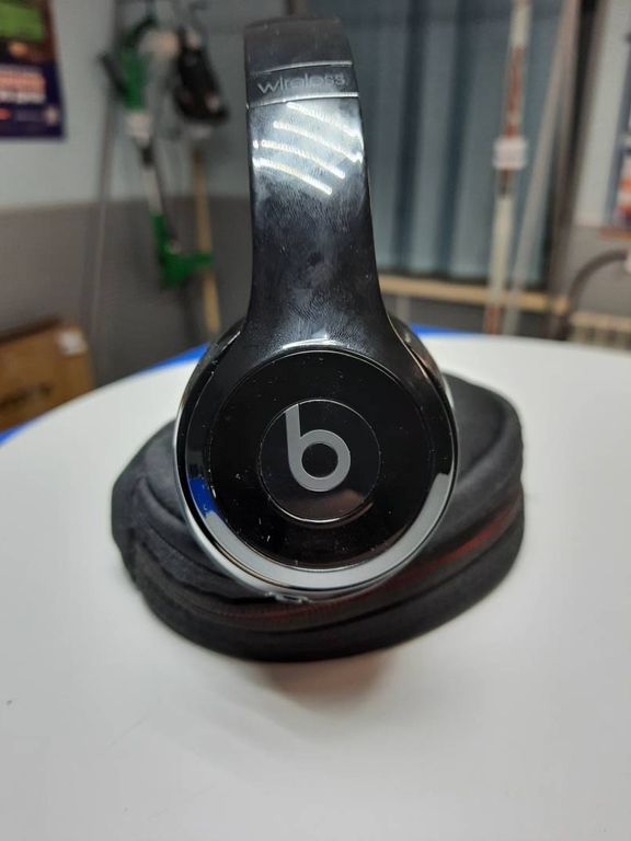 Monster beats by dr. dre solo 3 wireless a1796