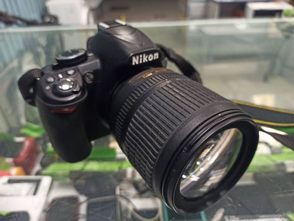 Nikon d3100 nikon nikkor af-s 18-105mm f/3.5-5.6g ed vr dx