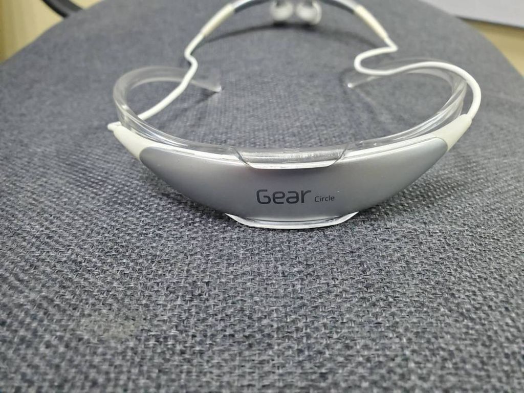 Samsung gear circle sm-r130