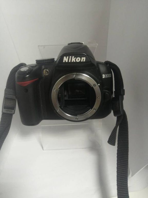 Nikon d3000 без объектива