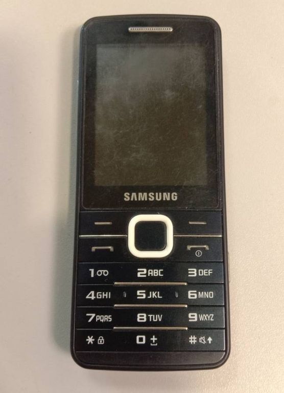 Samsung s5611
