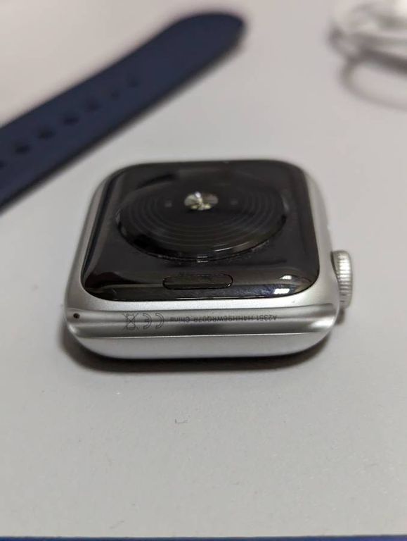 Apple watch se 40mm aluminum case