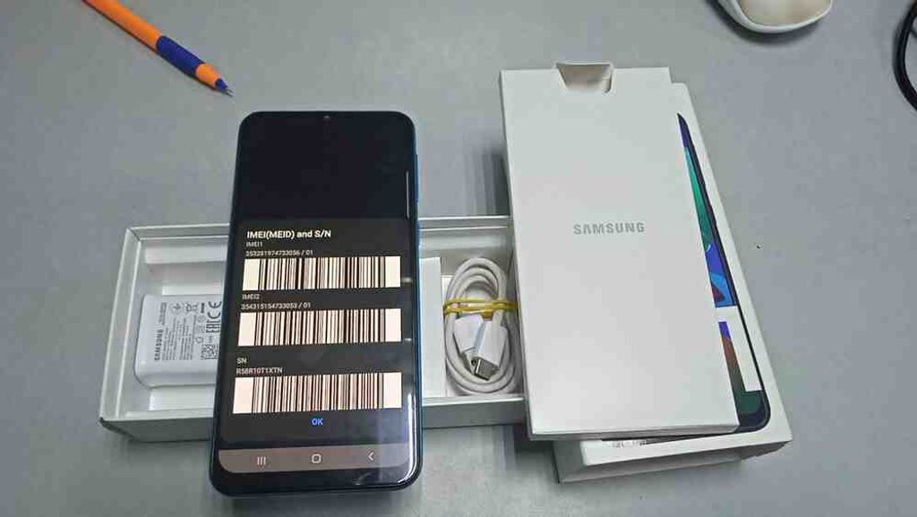 Samsung Galaxy M21 4/64GB Black (SM-M215FZKU)