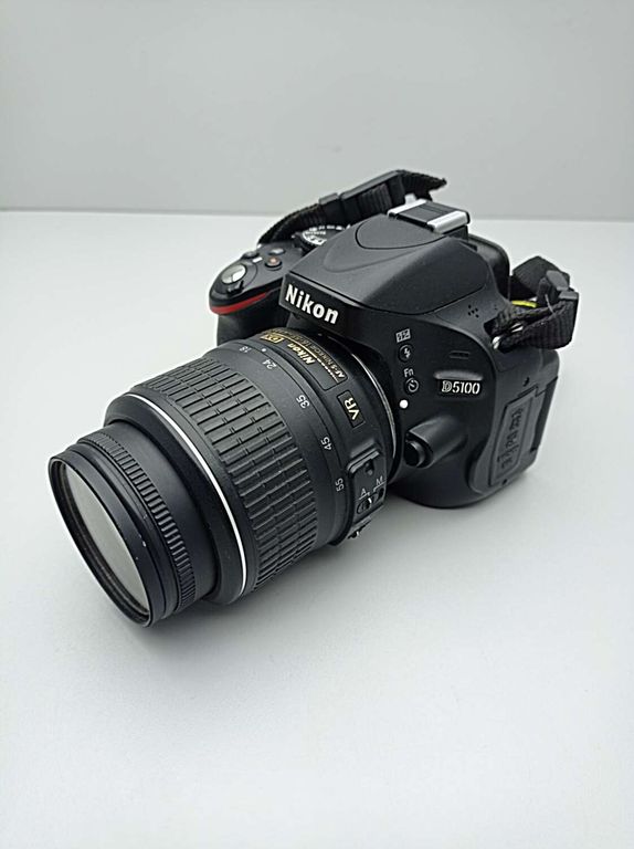 Nikon D5100 kit (18-55mm VR)
