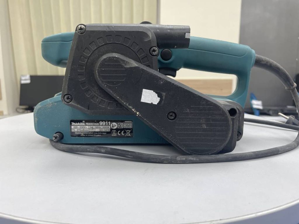 Makita 9911