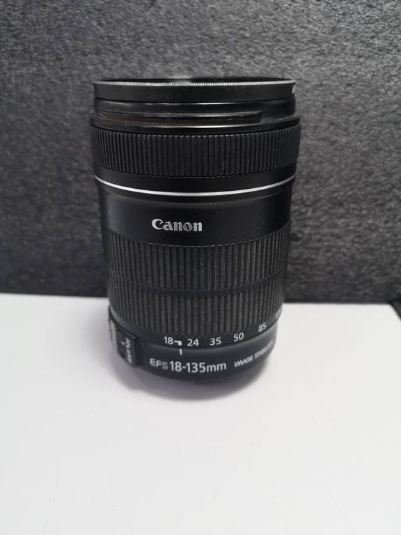 Canon EF-S 18-135mm f/3,5-5,6 IS