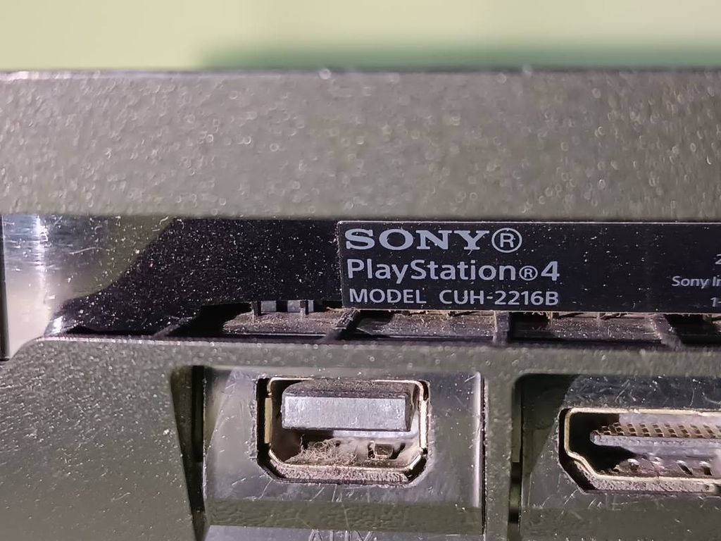 Sony ps 4 cuh-1208b 1tb